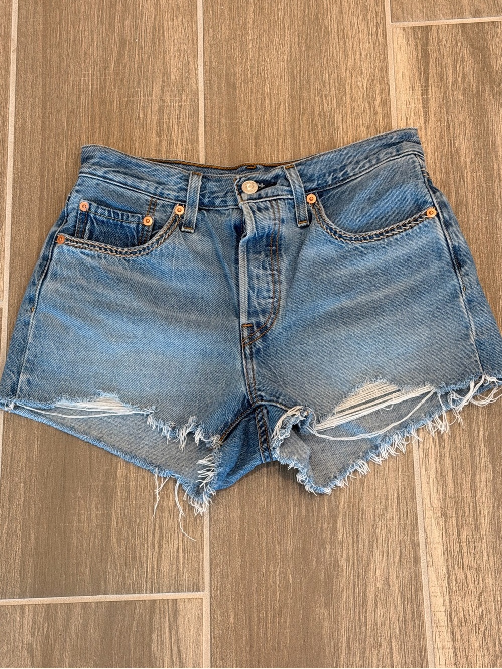 Levi’s 501 High Rise Shorts 27